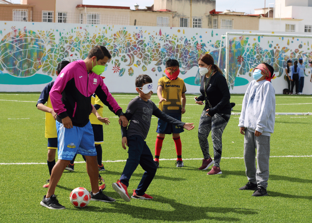 Imagen de jugadores de topos fc infantil entrenando